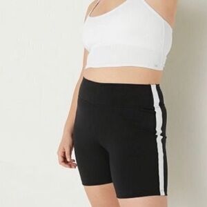 Victoria Secret 
PINK Striped 6" Soft Ultimate 
Biker Shorts